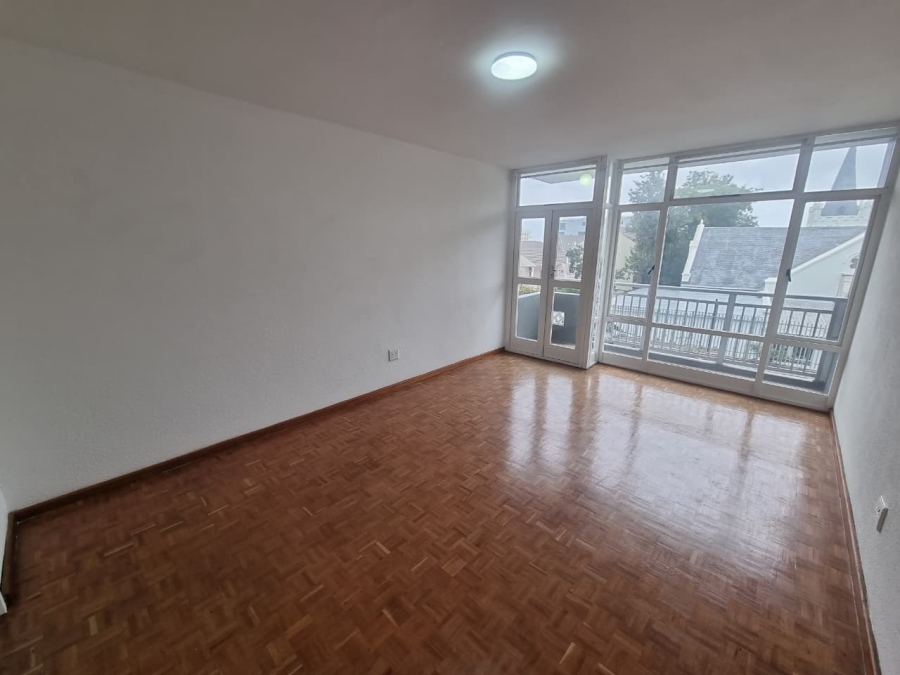 1 Bedroom Property for Sale in Sea Point Western Cape